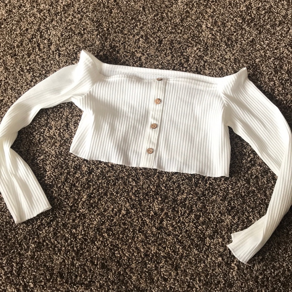 Long sleeve crop top